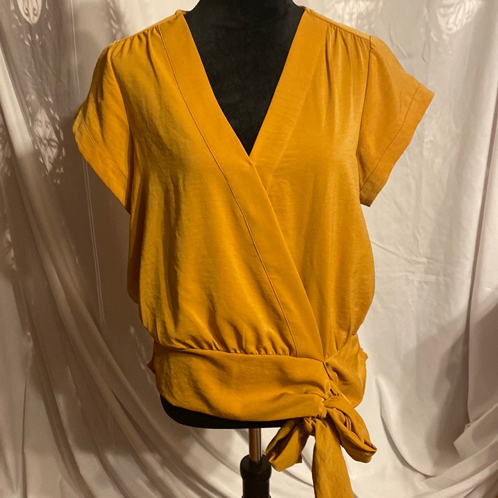 Nine west gold yellow blouse